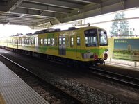 今日の朝 西武鉄道の所沢駅で珍しい車両を見ました これは何の車両なんでしょう Yahoo 知恵袋