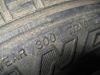 エクストレイルの純正タイヤの寿命 ２０年式ｔ３１のエクストレイルに乗って Yahoo 知恵袋