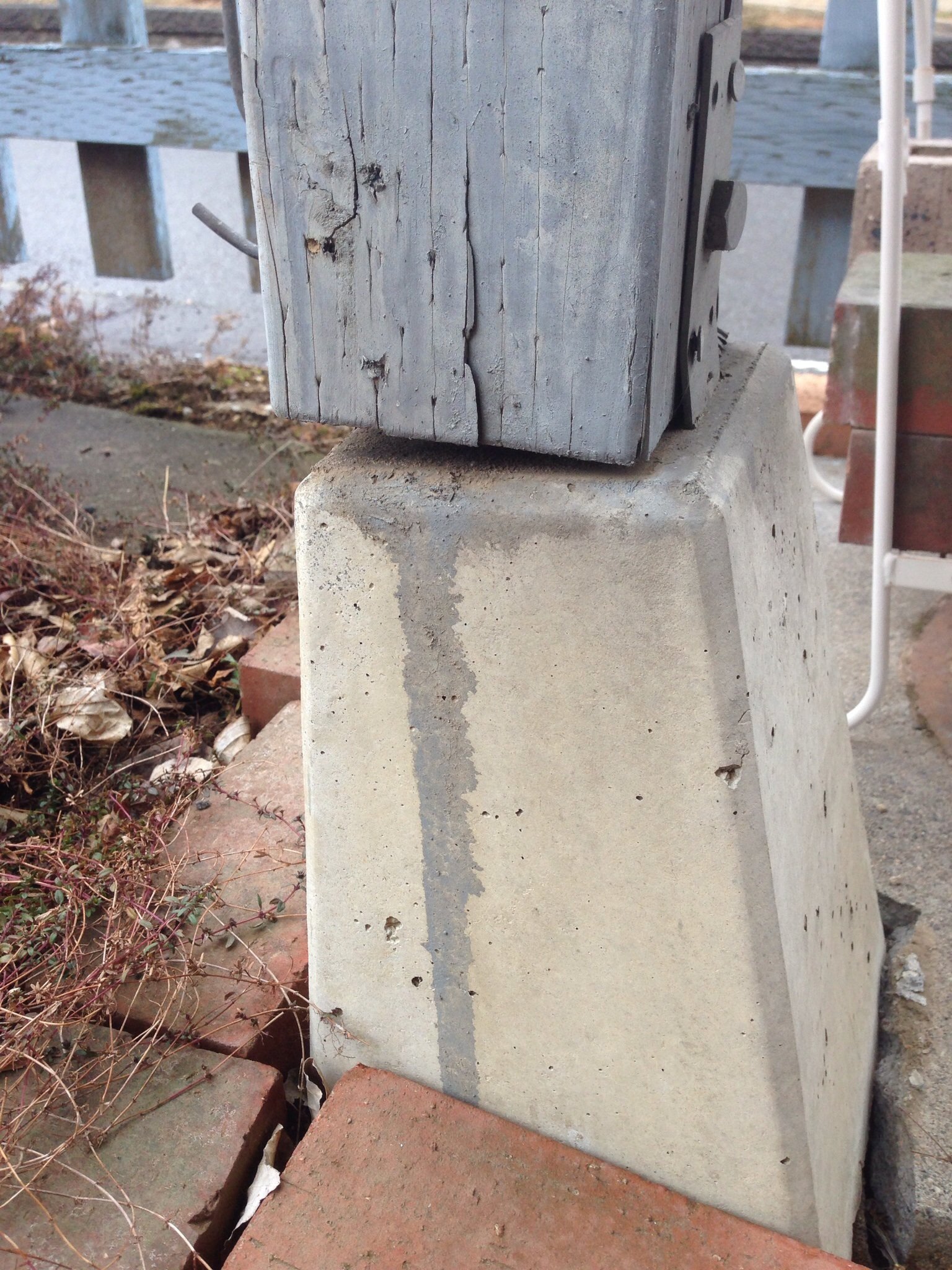 駐車場の柱の補強方法 教えて 住まいの先生 Yahoo 不動産