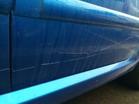 車のいたずら傷の被害に あって精神的に参ってます 車を一周釘か鍵のようなも Yahoo 知恵袋