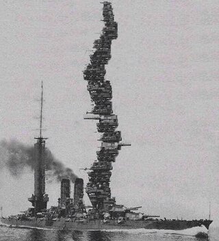 Yahoo!知恵袋日本(大日本帝国海軍)、アメリカ海軍、イギリス海軍、ドイツ海軍の各国の戦艦(軍艦)に見られる特徴教えてください。
例えば日本戦艦の艦橋は複雑だとか
アメリカの船体は細いとか、ドイツ艦
