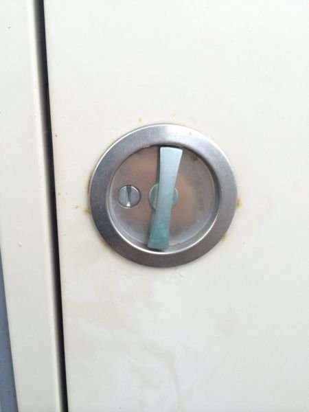 メーターボックスの開け方 ガスのメーターボックスの開け方を教えてください Yahoo 知恵袋