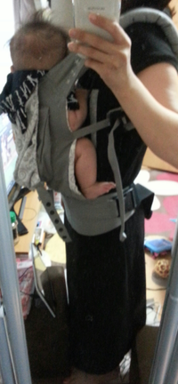 もうすぐ生後3ヶ月なんですが エルゴの抱っこ紐を初めて使ってみま Yahoo 知恵袋