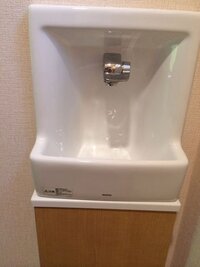手洗いカウンターのハンドソープ置き場について トイレに手洗いカウンター Yahoo 知恵袋