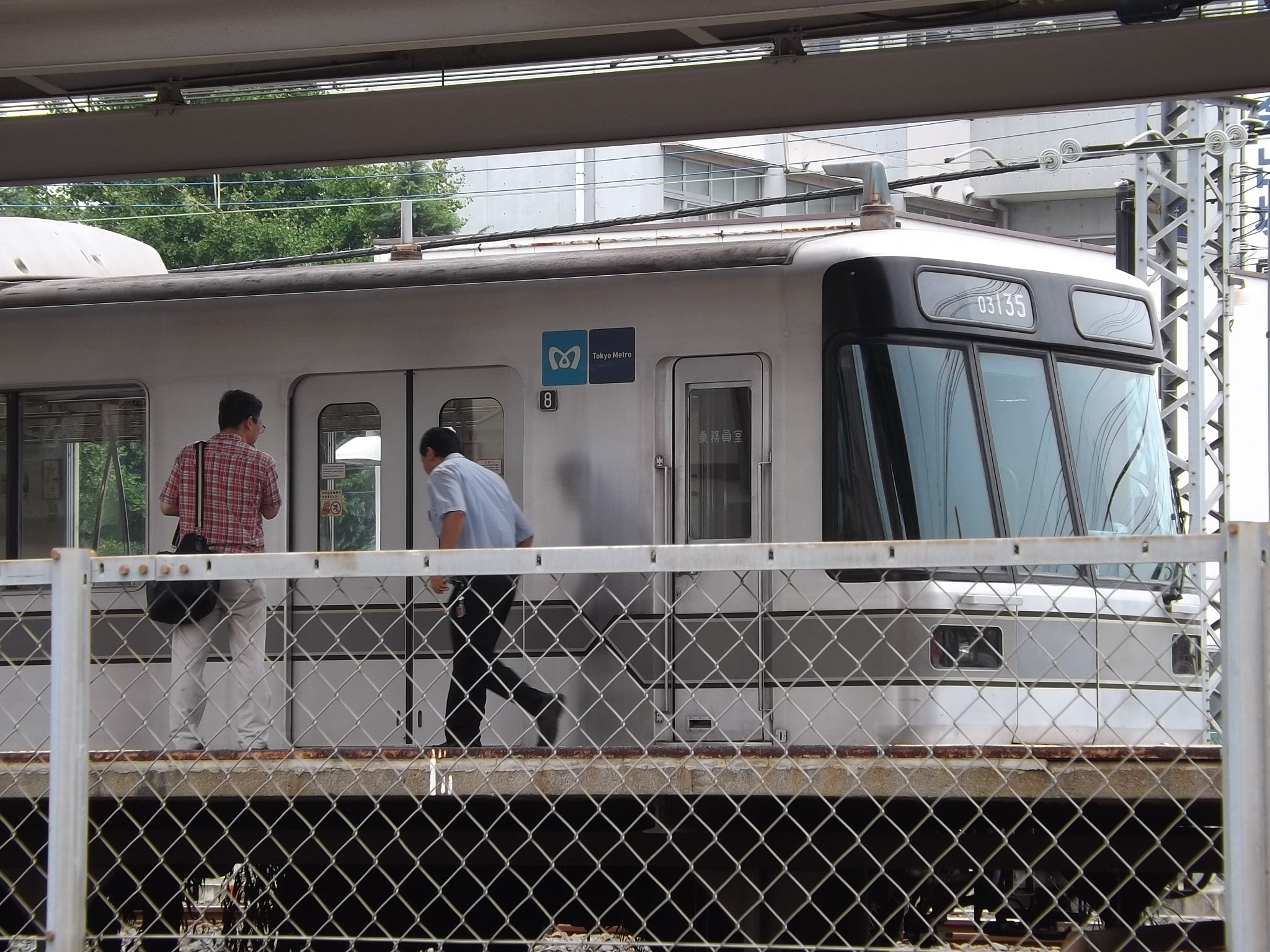鉄道で「架線支障」と言うトラブルは「架線に問題が起きた為に運行に差... - Yahoo!知恵袋