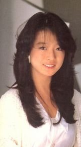 昔の中森明菜さんの髪型を真似したい こんにちは 私は現役高校生です Yahoo 知恵袋