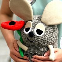 レオレオニの絵本に出てくるネズミ フレデリック のぬいぐるみを売っている店っ Yahoo 知恵袋