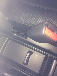 急ブレーキで車内にオレンジジュースを大量にこぼしてしまい Abs故 Yahoo 知恵袋
