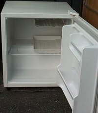 下の画像のような1ドアの小型冷蔵庫を使っているのですが 炭酸飲料や食品など上 Yahoo 知恵袋