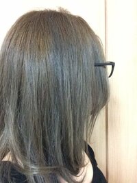 ヘアカラーをセルフでツートンにしたいのです 現在の髪色はアッシュブラウン Yahoo 知恵袋