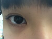 眠そうな目って言われます お化粧でなんとかなりますかね どこが Yahoo 知恵袋