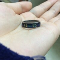 この指輪の色の意味を教えて下さいこの指輪は 昔親が買ってくれたもの Yahoo 知恵袋