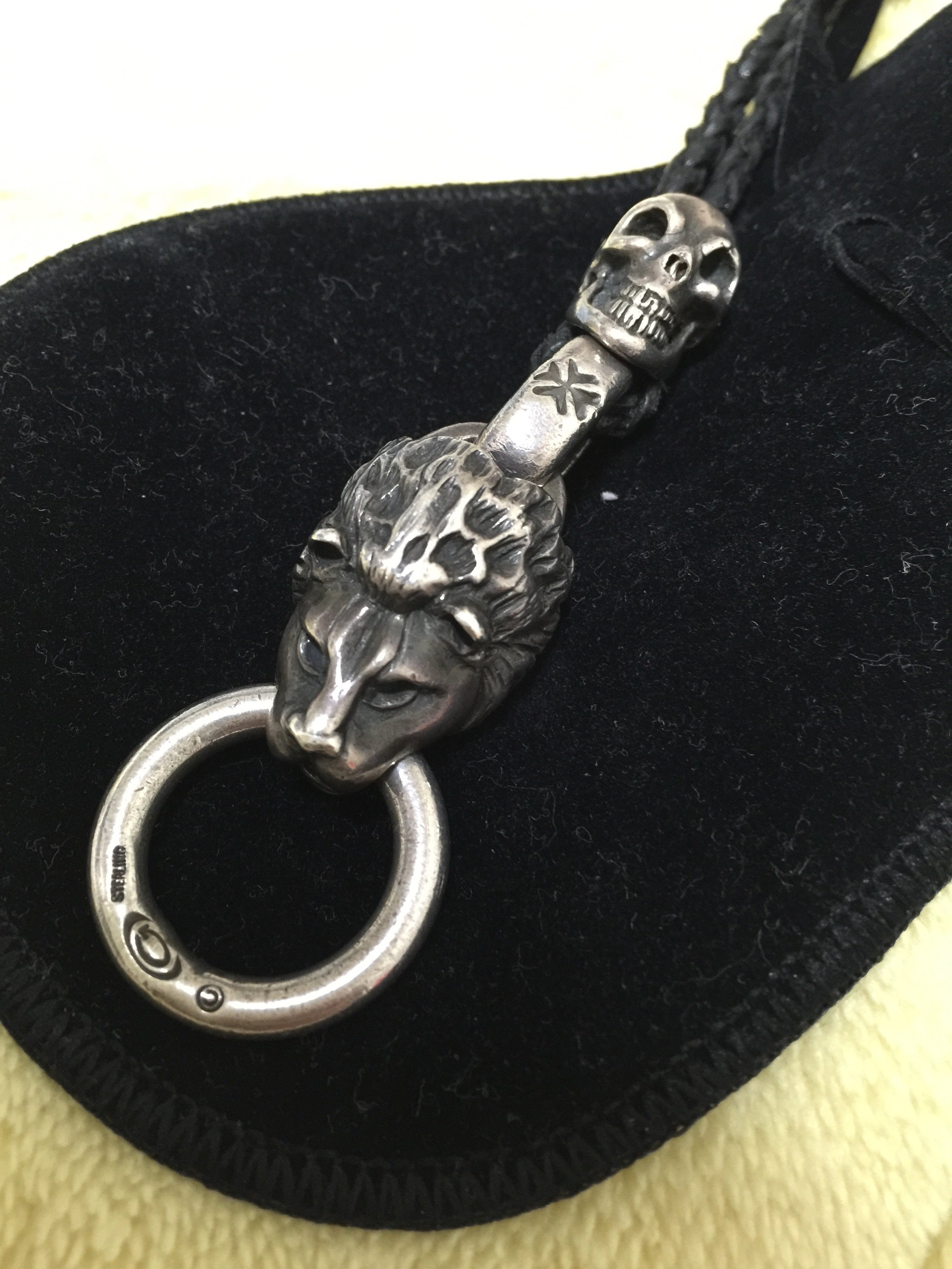 先日ヤフオクにてガボールのライオンペンダントトップを購入しました 