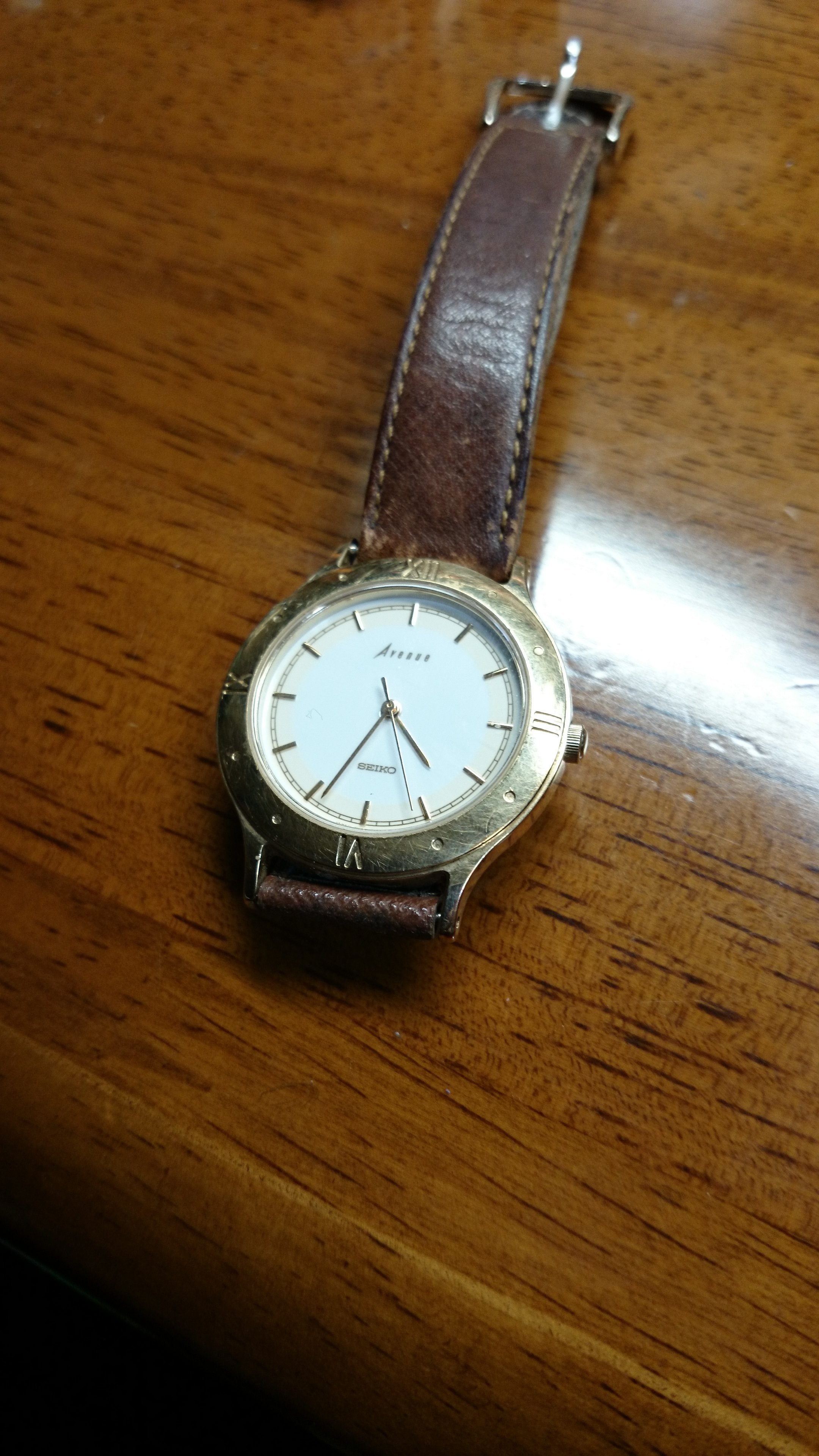 SEIKOAvenueの腕時計を貰ったのですが裏面に、WATERRESIST - Yahoo