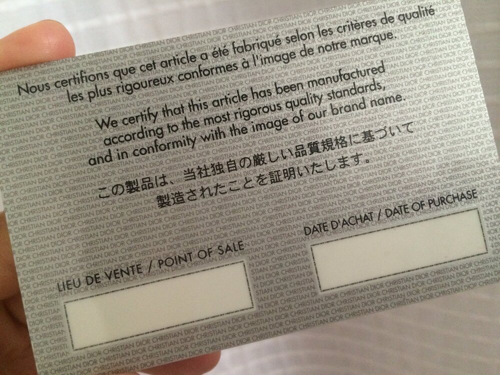 ブランドのギャランティーカードについて。裏に何も表記がないの