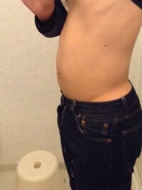 高校生ですがこれだけ腹がでているのは肥満ですか ギリギリでも たるみ無 Yahoo 知恵袋