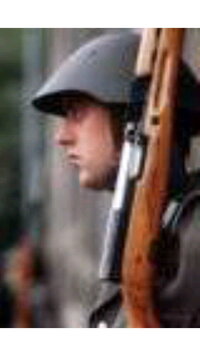 会社の女の子が髪を切り前よりかっこ悪くなったのでふざけて その髪型ってドイツ軍 Yahoo 知恵袋