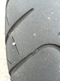 タイヤの交換時期でしょうか 8 000kmninja250です Yahoo 知恵袋