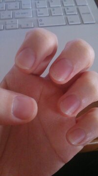爪を綺麗に整えたい 私は爪を伸ばすのがあまり好きではなく また飲食店勤務のた Yahoo 知恵袋