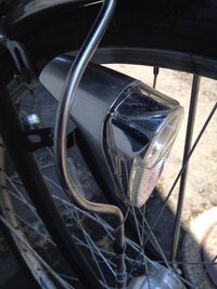 オートライトの自転車の電球交換の方法を教えてください 暗くなっても電 Yahoo 知恵袋