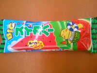 スイカバーのチョコは どうやってバラバラに配置してるんです Yahoo 知恵袋