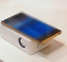 この携帯は どこのメーカーの何ですか Au Docomo Softbank Yahoo 知恵袋