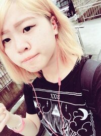 コーデについて高校生女子です 中学生のころ やや厨二病にひた Yahoo 知恵袋