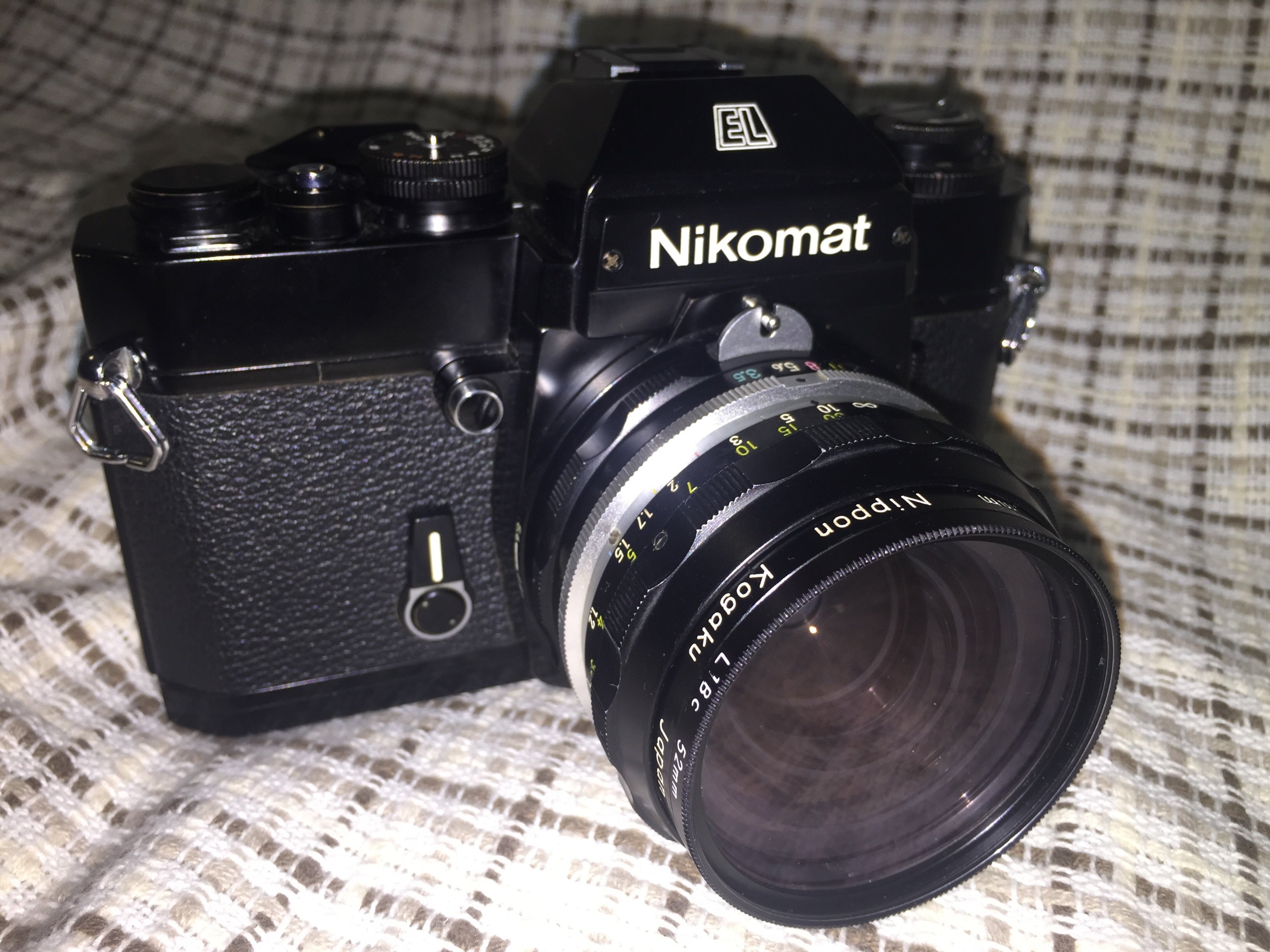 NikomatELを使っている途中に、巻き上げレバーが動かなくなり