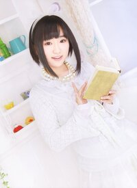 悠木碧ちゃんのこの髪型は違和感ありますか 美容師さんが言うには めちゃ Yahoo 知恵袋