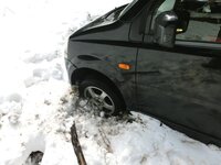 女性の方に質問です 車が雪やぬかるみ 砂浜にはまってしまったことがありますか Yahoo 知恵袋