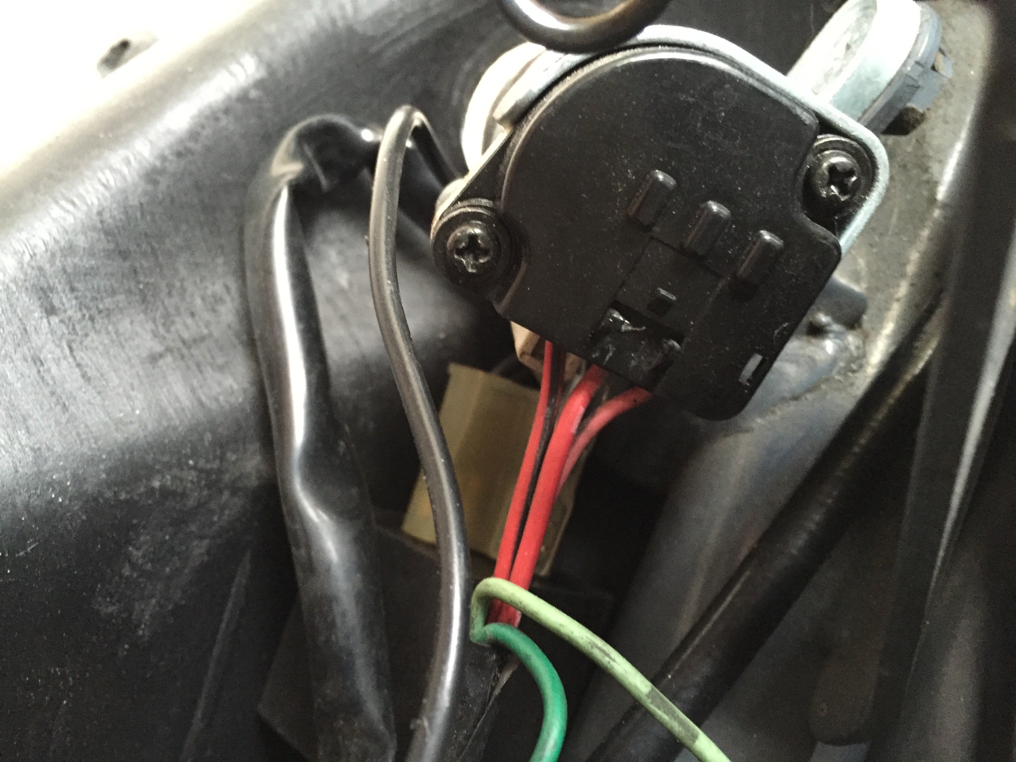 お世話になります。ライブディオAF35II型の電気系統について質問です