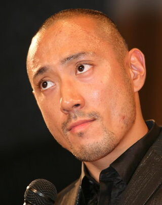 歌舞伎役者の市川海老蔵さんはなぜちょっと偉そうなのでしょうか Yahoo 知恵袋