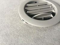 ハイエースワゴンのリアエアコン吹き出し口の取り付け方法を教えてくだ Yahoo 知恵袋