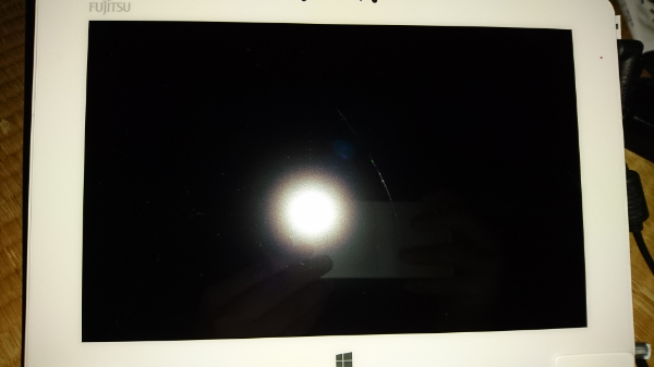 液晶画面の傷について - だいぶ前の話なんですがタブレットを地面に