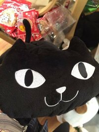 この黒猫のキャラクターの名前ってなんですか また この猫の雑貨が売って Yahoo 知恵袋