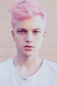 髪の色を薄ピンクにしたいんですがどうすればいいですか 現在髪の色は Yahoo Beauty