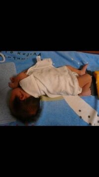 赤ちゃんがすごく首を反るんですが 大丈夫でしょうか 二 Yahoo 知恵袋