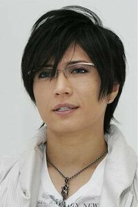 Gacktさんが付けていた このメガネは メガネに色を入れていますか 入 Yahoo 知恵袋