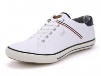 スニーカーの靴紐の色について 同じスニーカーを使ってる人がい Yahoo 知恵袋