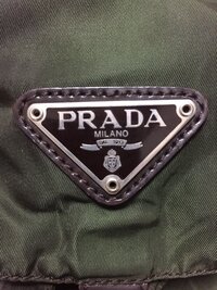 PRADA ロゴプレート リサイクルナイロン チェック ミニスカート 黒 36