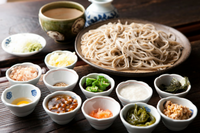 そばの薬味は何が好きですか 針生姜かすりおろし生姜にミョウガ Yahoo 知恵袋