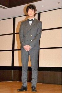 俳優の岡田将生さん足長いですよね 股下どれくらいだと思います Yahoo 知恵袋