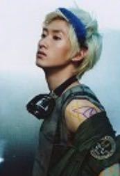 Superjuniorのウニョクのmr Simpleの時に着てい Yahoo 知恵袋