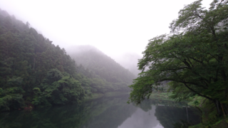 高校生油絵初心者です 霧のかかっている山の風景画を描きたいと思っている Yahoo 知恵袋