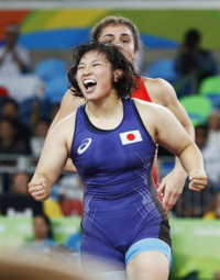 女子レスリングのユニフォームをデザインした人は誰ですか カッコイ Yahoo 知恵袋