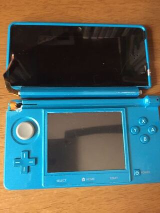 旧3ds Llではない方 の真っ二つに割れたものの参考価格って何円ですか Yahoo 知恵袋