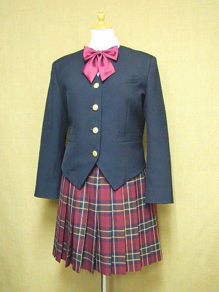 この制服は大阪府豊島高校のなんですけど、大阪でセーラー服以外でこれ