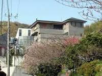 村上春樹氏ほどの作家になれば生涯収入100億円も可能かもしれませんが という Yahoo 知恵袋