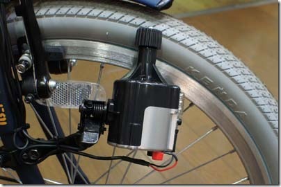 自転車も回生ブレーキにすればいいのでは。自転車のライトて乾電池です 