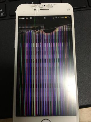 急募iphoneを落として画面が割れた上に 液晶が漏れて反応しない状態になっ Yahoo 知恵袋